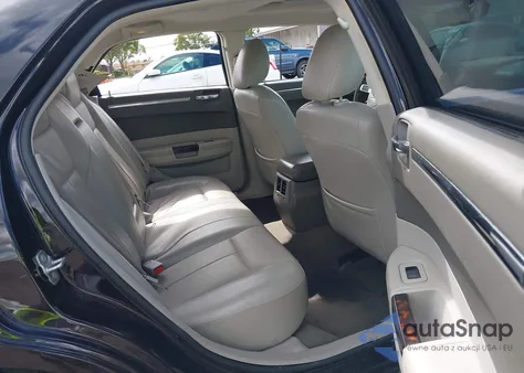 2010 Chrysler 300 Limited z USA, uszkodzony, nr VIN 2C3CA3CV9AH161712